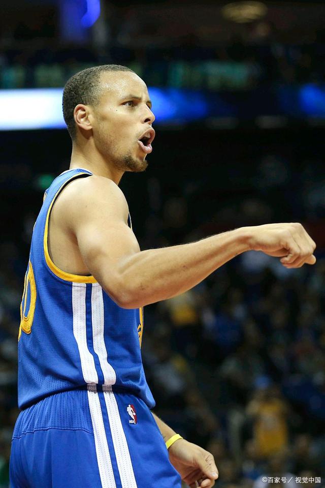 上海申花更衣室发声备战英超奥兰多魔术回应争议备战荷甲，网友：赛后马赛队长鼓劲的简单介绍